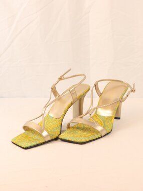 Stylish Nine West Size 8.5 Yellow Gold Heels
